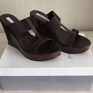 NWT Charles David “Agnes” wedges